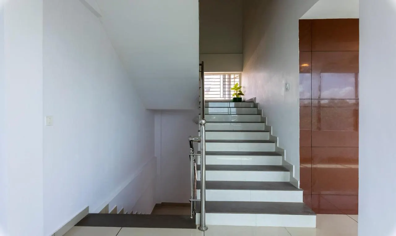 Treebo Trend Airport Avenue Plaza Cochin Airport Hotel Kochi